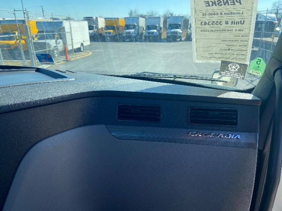 Day Cab Tractor-Heavy Duty Tractors-Freightliner-2020-T12664ST-San Antonio-TX-213,462\n\t\tmiles-$ 63,000 - Image 13