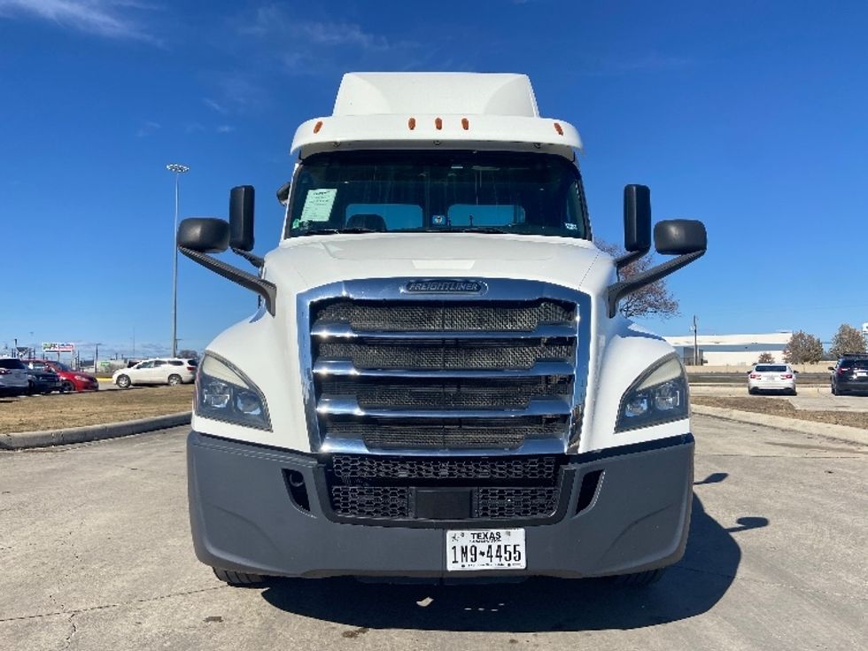 Day Cab Tractor-Heavy Duty Tractors-Freightliner-2020-T12664ST-San Antonio-TX-213,462\n\t\tmiles-$ 63,000 - Image 2