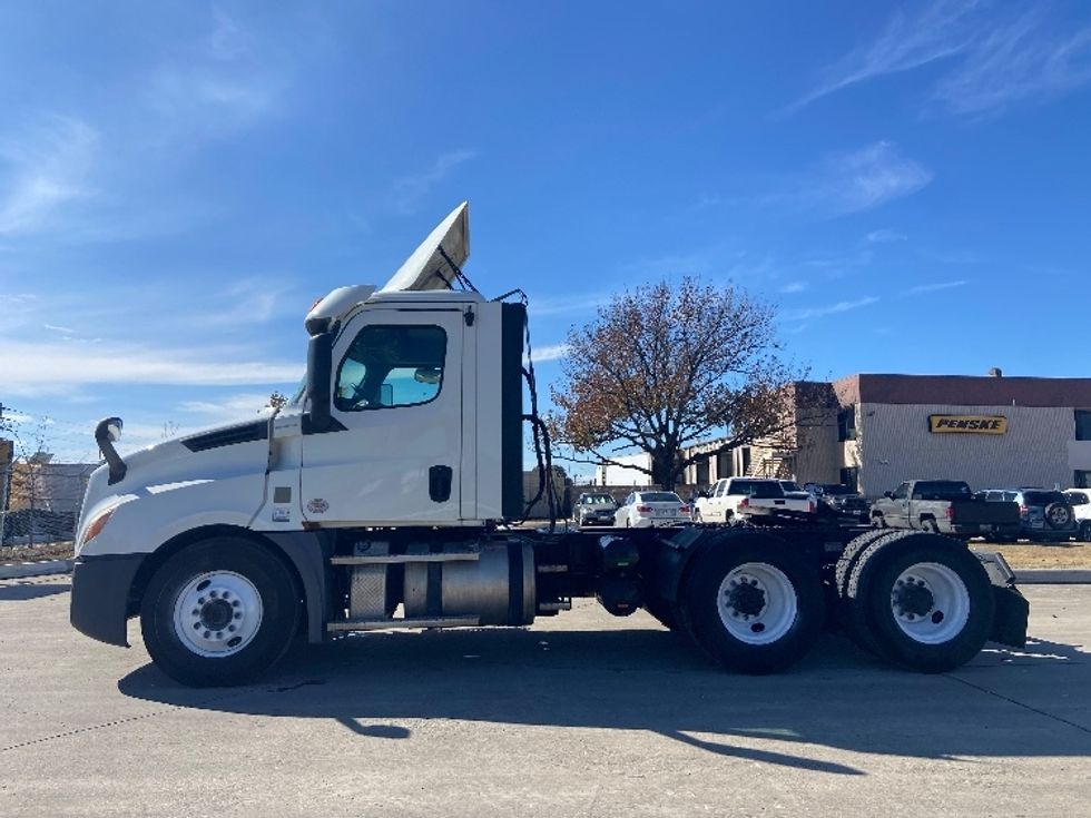 Day Cab Tractor-Heavy Duty Tractors-Freightliner-2020-T12664ST-San Antonio-TX-213,462\n\t\tmiles-$ 63,000 - Image 4