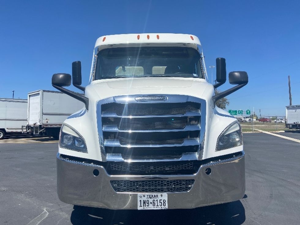 Day Cab Tractor-Heavy Duty Tractors-Freightliner-2020-T12664ST-San Antonio-TX-229,130\n\t\tmiles-$ 56,750 - Image 2