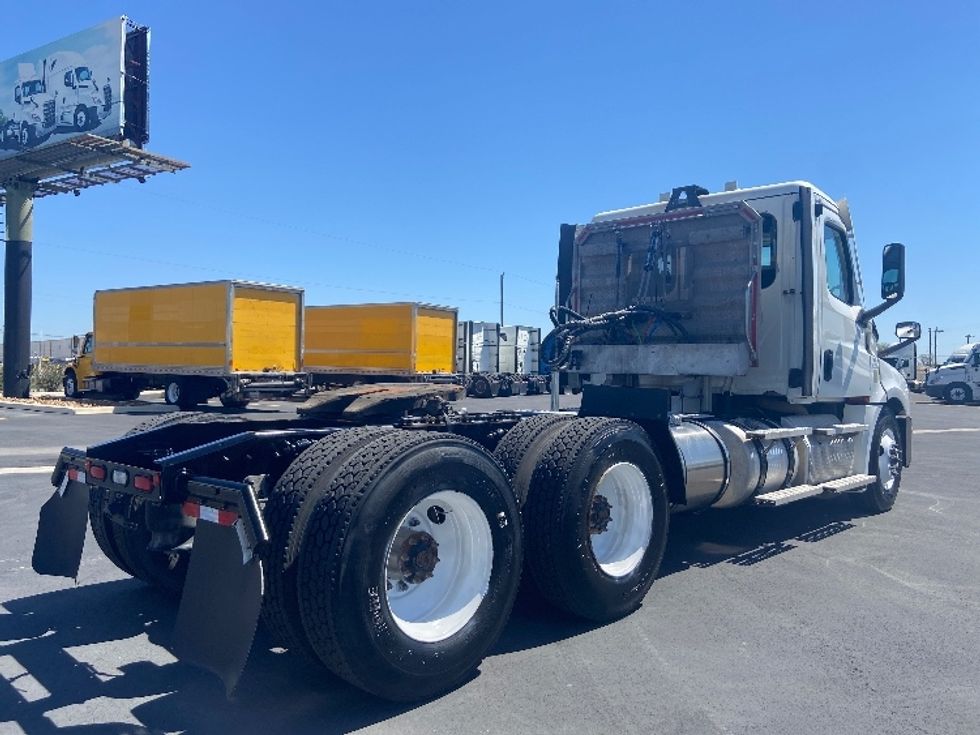Day Cab Tractor-Heavy Duty Tractors-Freightliner-2020-T12664ST-San Antonio-TX-229,130\n\t\tmiles-$ 56,750 - Image 7