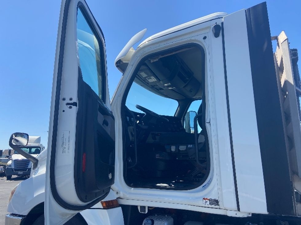 Day Cab Tractor-Heavy Duty Tractors-Freightliner-2020-T12664ST-San Antonio-TX-229,130\n\t\tmiles-$ 56,750 - Image 9