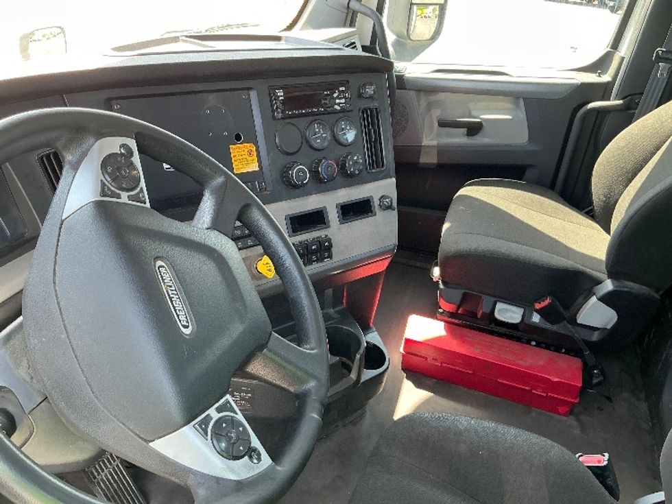 Day Cab Tractor-Heavy Duty Tractors-Freightliner-2020-T12664ST-San Antonio-TX-242,806\n\t\tmiles-$ 67,250 - Image 10