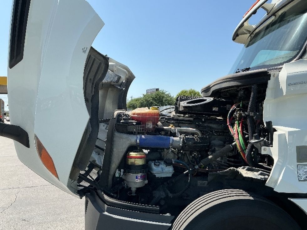 Day Cab Tractor-Heavy Duty Tractors-Freightliner-2020-T12664ST-San Antonio-TX-242,806\n\t\tmiles-$ 67,250 - Image 16