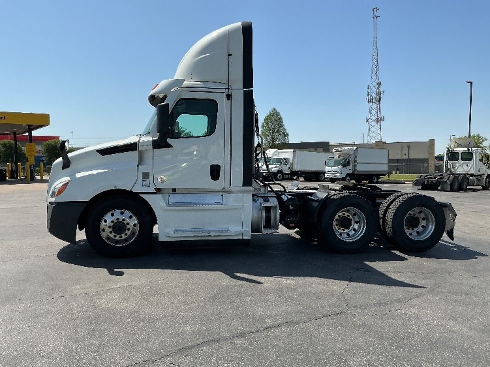Day Cab Tractor-Heavy Duty Tractors-Freightliner-2020-T12664ST-San Antonio-TX-242,806\n\t\tmiles-$ 67,250 - Image 4