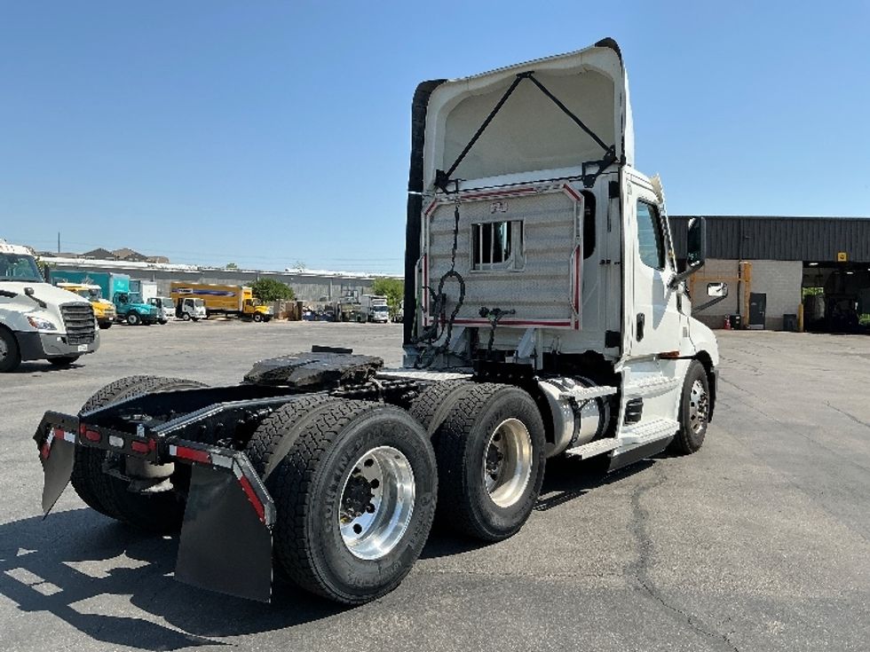 Day Cab Tractor-Heavy Duty Tractors-Freightliner-2020-T12664ST-San Antonio-TX-242,806\n\t\tmiles-$ 67,250 - Image 7