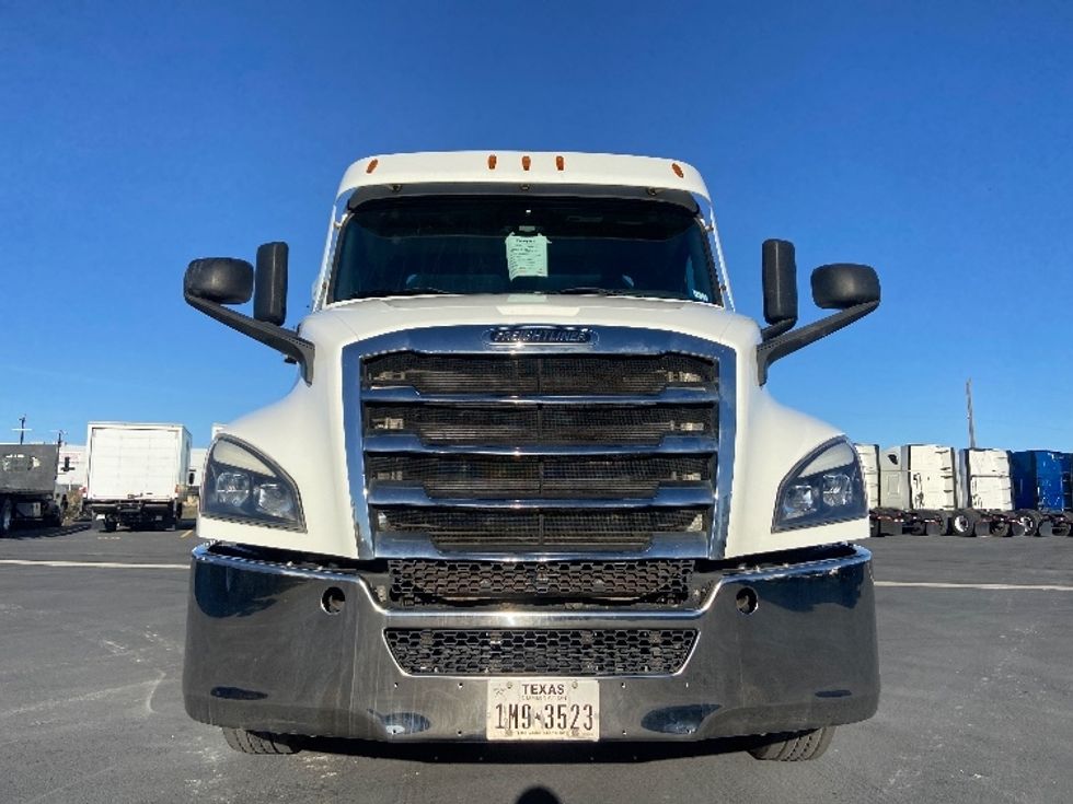 Day Cab Tractor-Heavy Duty Tractors-Freightliner-2020-T12664ST-San Antonio-TX-251,398\n\t\tmiles-$ 57,000 - Image 2