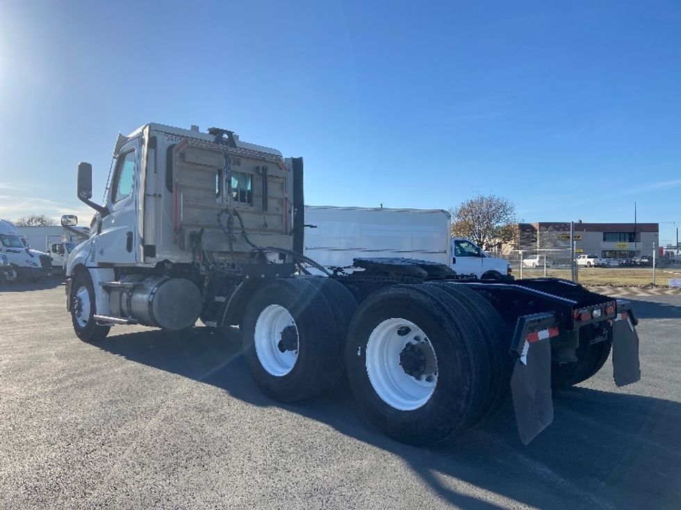 Day Cab Tractor-Heavy Duty Tractors-Freightliner-2020-T12664ST-San Antonio-TX-251,398\n\t\tmiles-$ 57,000 - Image 5