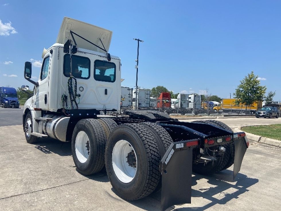 Day Cab Tractor-Heavy Duty Tractors-Freightliner-2020-T12664ST-San Antonio-TX-370,564\n\t\tmiles-$ 53,750 - Image 5