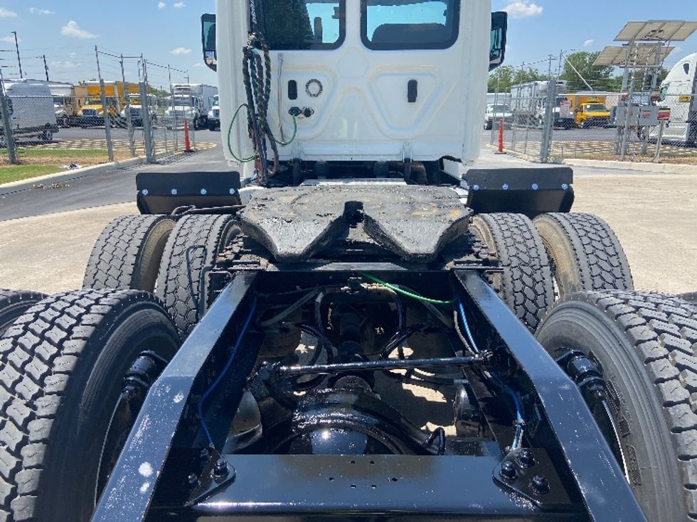 Day Cab Tractor-Heavy Duty Tractors-Freightliner-2020-T12664ST-San Antonio-TX-370,564\n\t\tmiles-$ 53,750 - Image 6