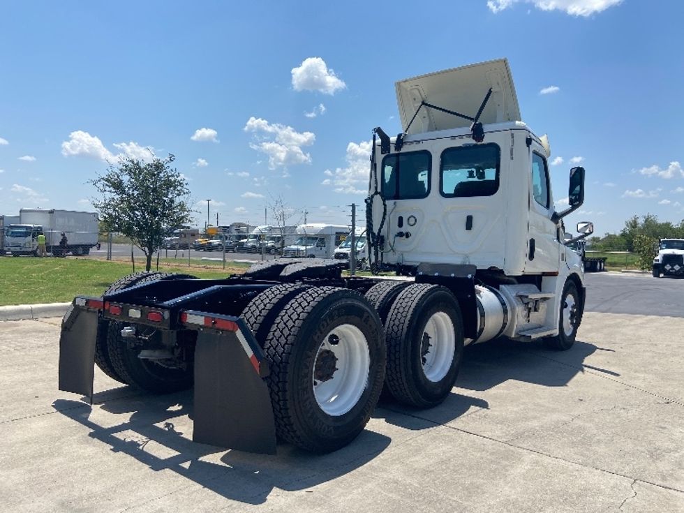 Day Cab Tractor-Heavy Duty Tractors-Freightliner-2020-T12664ST-San Antonio-TX-370,564\n\t\tmiles-$ 53,750 - Image 7