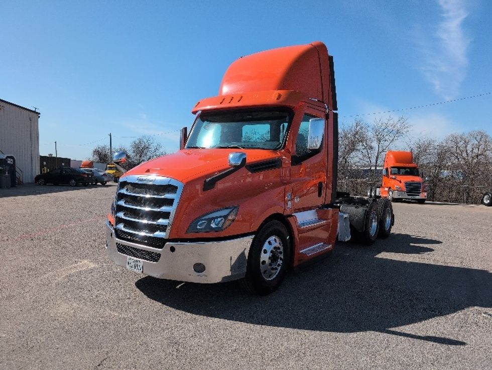 Day Cab Tractor-Heavy Duty Tractors-Freightliner-2020-T12664ST-San Antonio-TX-393,867\n\t\tmiles-$ 51,500 - Image 3