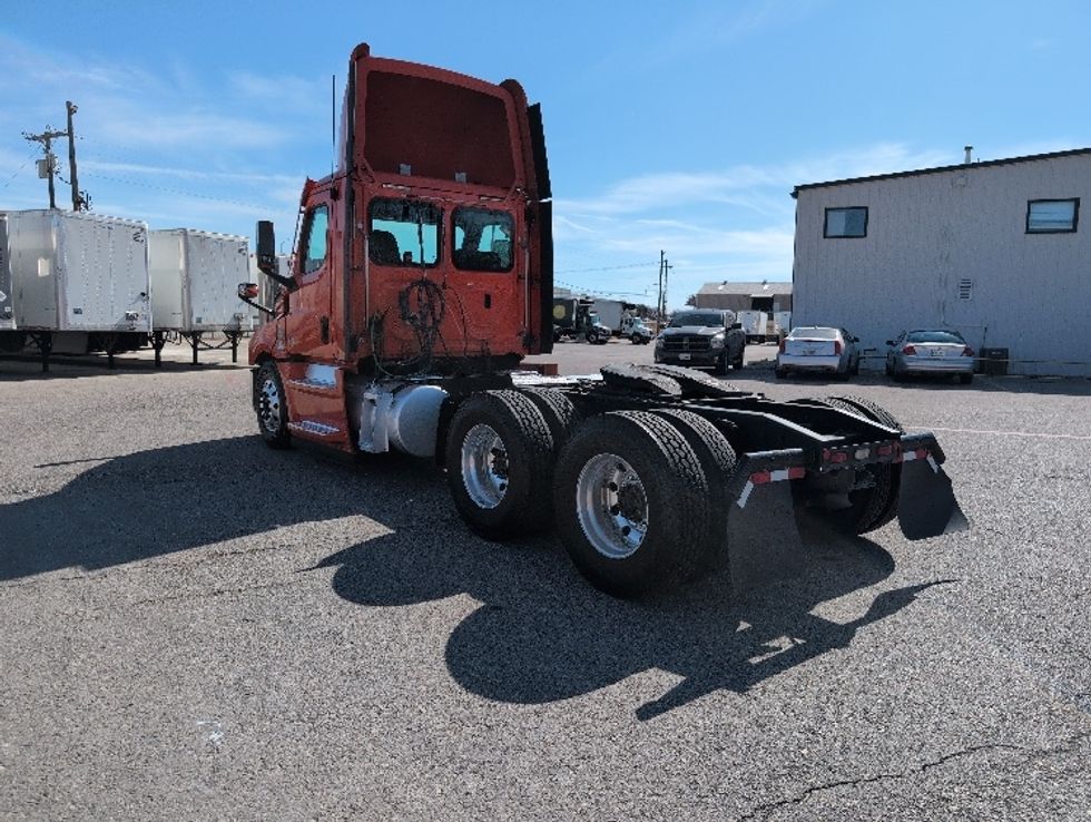 Day Cab Tractor-Heavy Duty Tractors-Freightliner-2020-T12664ST-San Antonio-TX-393,867\n\t\tmiles-$ 51,500 - Image 5