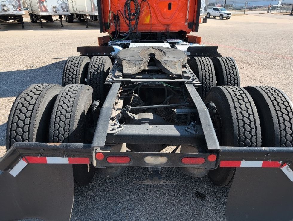 Day Cab Tractor-Heavy Duty Tractors-Freightliner-2020-T12664ST-San Antonio-TX-393,867\n\t\tmiles-$ 51,500 - Image 6