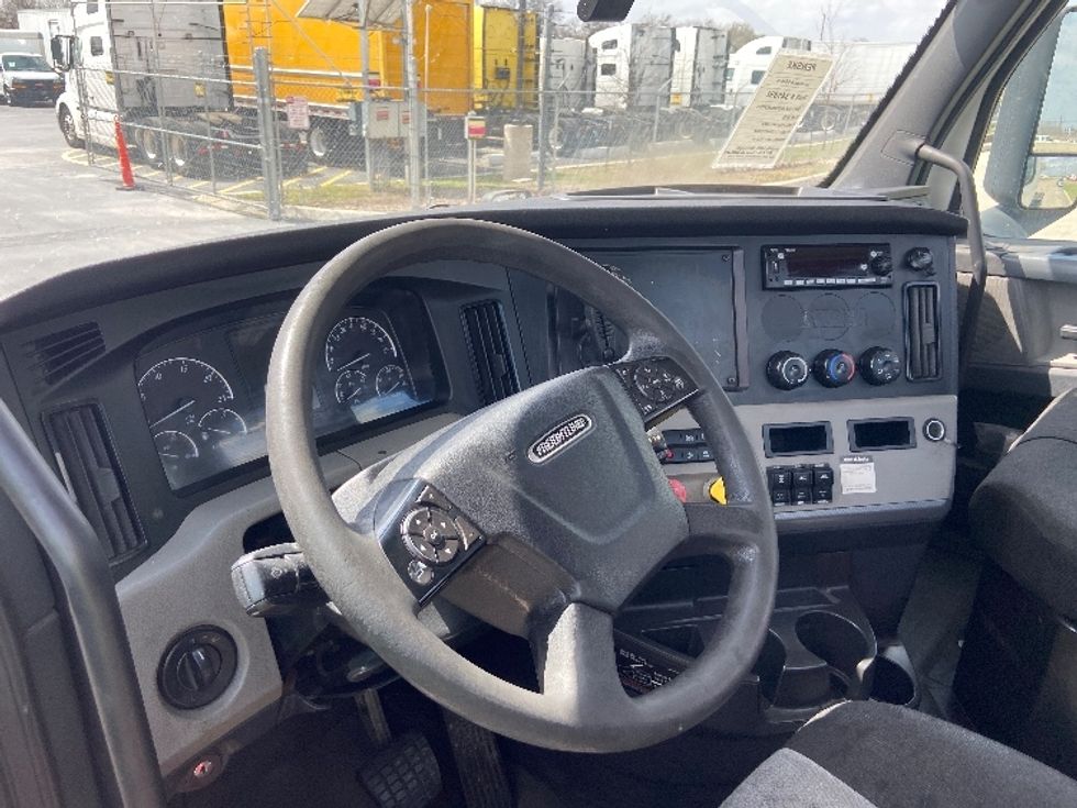 Day Cab Tractor-Heavy Duty Tractors-Freightliner-2020-T12664ST-San Antonio-TX-412,153\n\t\tmiles-$ 51,000 - Image 10