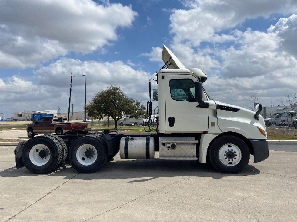 Day Cab Tractor-Heavy Duty Tractors-Freightliner-2020-T12664ST-San Antonio-TX-412,153\n\t\tmiles-$ 51,000 - Image 8