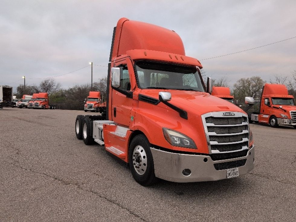 Day Cab Tractor-Heavy Duty Tractors-Freightliner-2020-T12664ST-San Antonio-TX-456,949\n\t\tmiles-$ 48,000 - Image 1