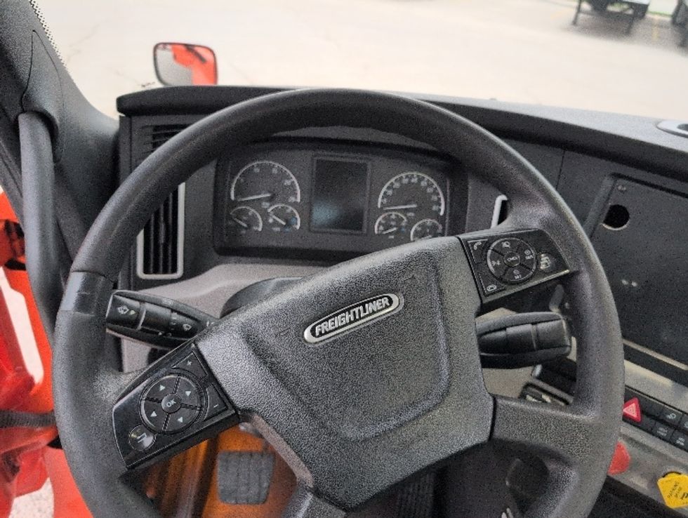 Day Cab Tractor-Heavy Duty Tractors-Freightliner-2020-T12664ST-San Antonio-TX-456,949\n\t\tmiles-$ 48,000 - Image 11