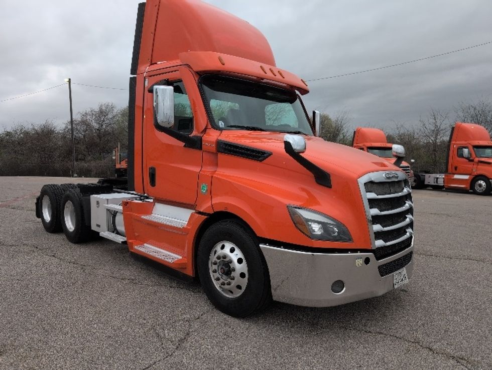 Day Cab Tractor-Heavy Duty Tractors-Freightliner-2020-T12664ST-San Antonio-TX-465,841\n\t\tmiles-$ 45,000 - Image 1