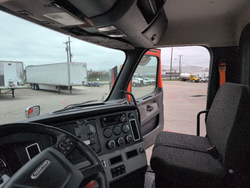 Day Cab Tractor-Heavy Duty Tractors-Freightliner-2020-T12664ST-San Antonio-TX-465,841\n\t\tmiles-$ 45,000 - Image 10