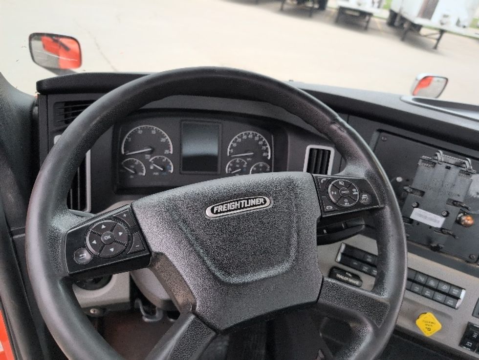 Day Cab Tractor-Heavy Duty Tractors-Freightliner-2020-T12664ST-San Antonio-TX-465,841\n\t\tmiles-$ 45,000 - Image 11