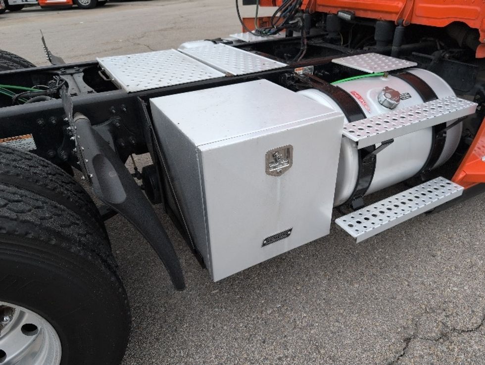 Day Cab Tractor-Heavy Duty Tractors-Freightliner-2020-T12664ST-San Antonio-TX-465,841\n\t\tmiles-$ 45,000 - Image 17