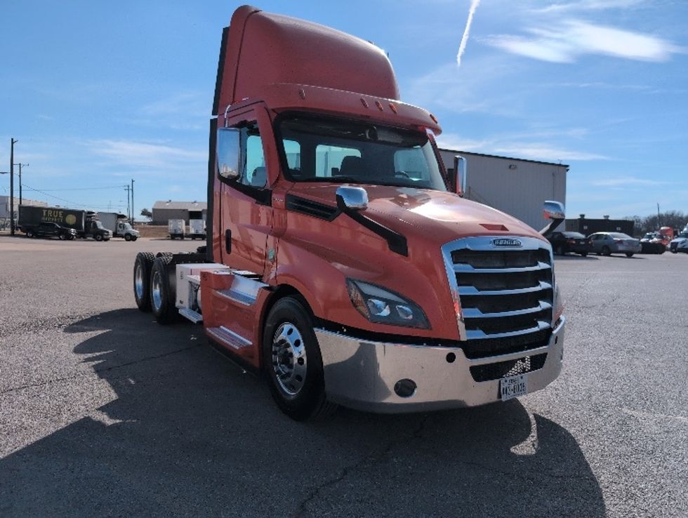 Day Cab Tractor-Heavy Duty Tractors-Freightliner-2020-T12664ST-San Antonio-TX-479,227\n\t\tmiles-$ 44,250 - Image 1
