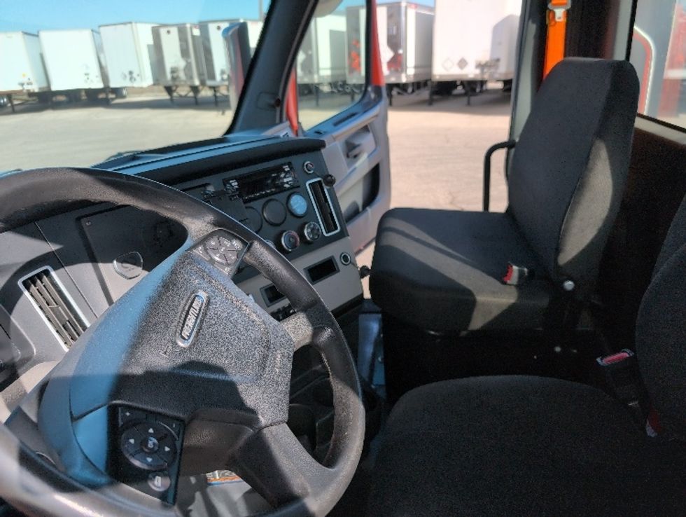 Day Cab Tractor-Heavy Duty Tractors-Freightliner-2020-T12664ST-San Antonio-TX-479,227\n\t\tmiles-$ 44,250 - Image 10