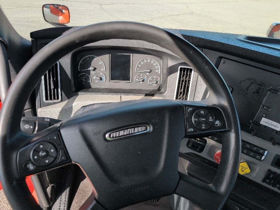 Day Cab Tractor-Heavy Duty Tractors-Freightliner-2020-T12664ST-San Antonio-TX-479,227\n\t\tmiles-$ 44,250 - Image 11
