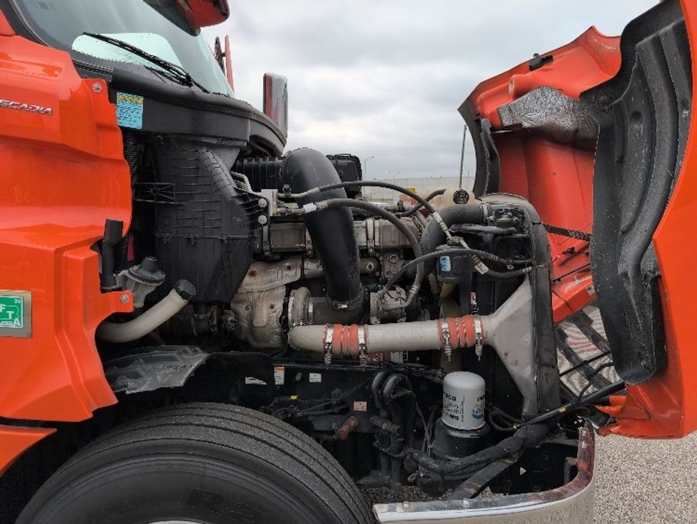 Day Cab Tractor-Heavy Duty Tractors-Freightliner-2020-T12664ST-San Antonio-TX-487,875\n\t\tmiles-$ 43,750 - Image 15