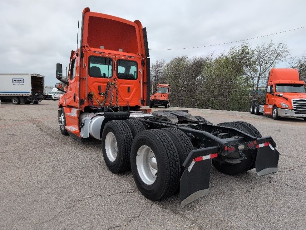 Day Cab Tractor-Heavy Duty Tractors-Freightliner-2020-T12664ST-San Antonio-TX-487,875\n\t\tmiles-$ 43,750 - Image 5