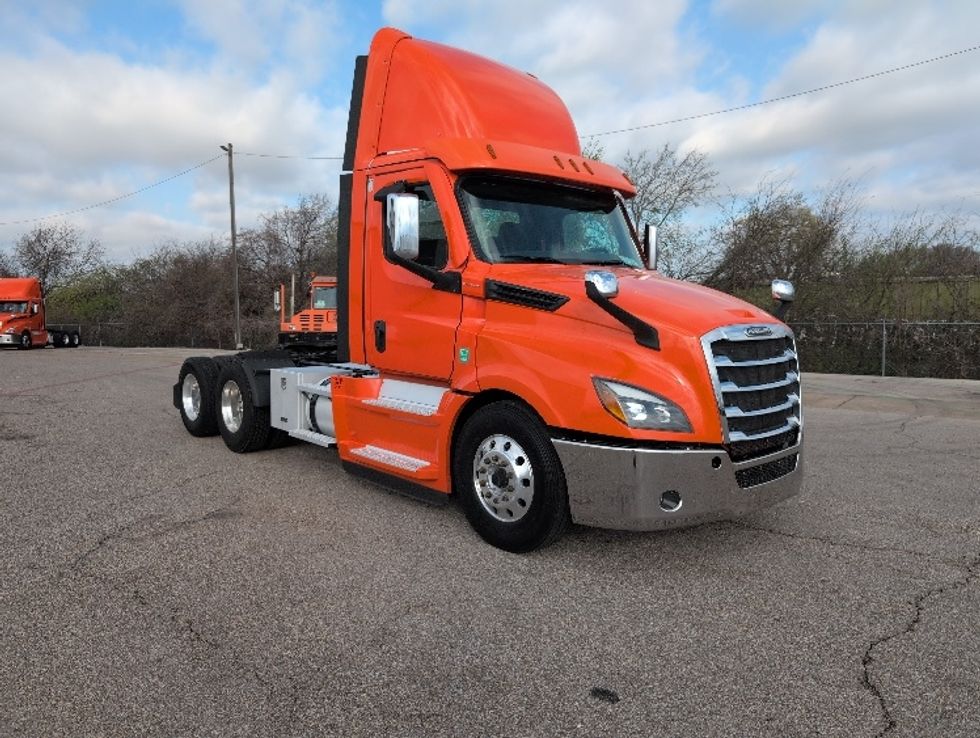 Day Cab Tractor-Heavy Duty Tractors-Freightliner-2020-T12664ST-San Antonio-TX-491,174\n\t\tmiles-$ 43,500 - Image 1