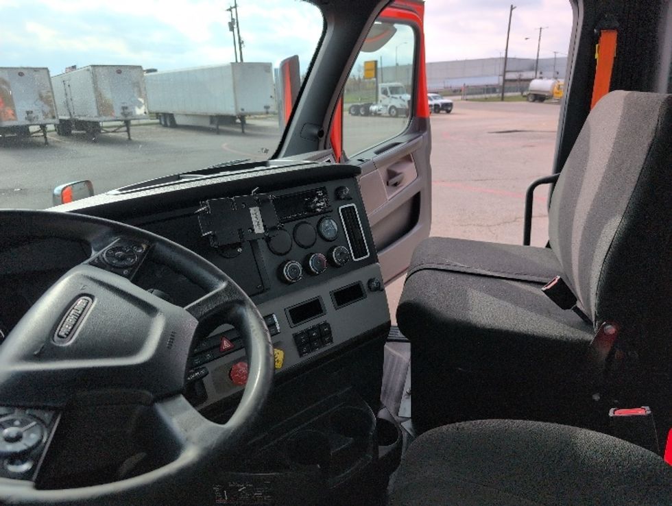 Day Cab Tractor-Heavy Duty Tractors-Freightliner-2020-T12664ST-San Antonio-TX-491,174\n\t\tmiles-$ 43,500 - Image 10