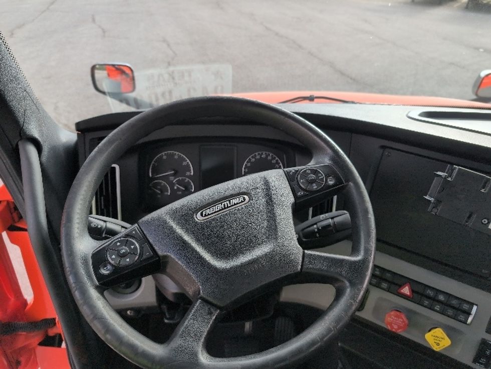 Day Cab Tractor-Heavy Duty Tractors-Freightliner-2020-T12664ST-San Antonio-TX-491,174\n\t\tmiles-$ 43,500 - Image 11