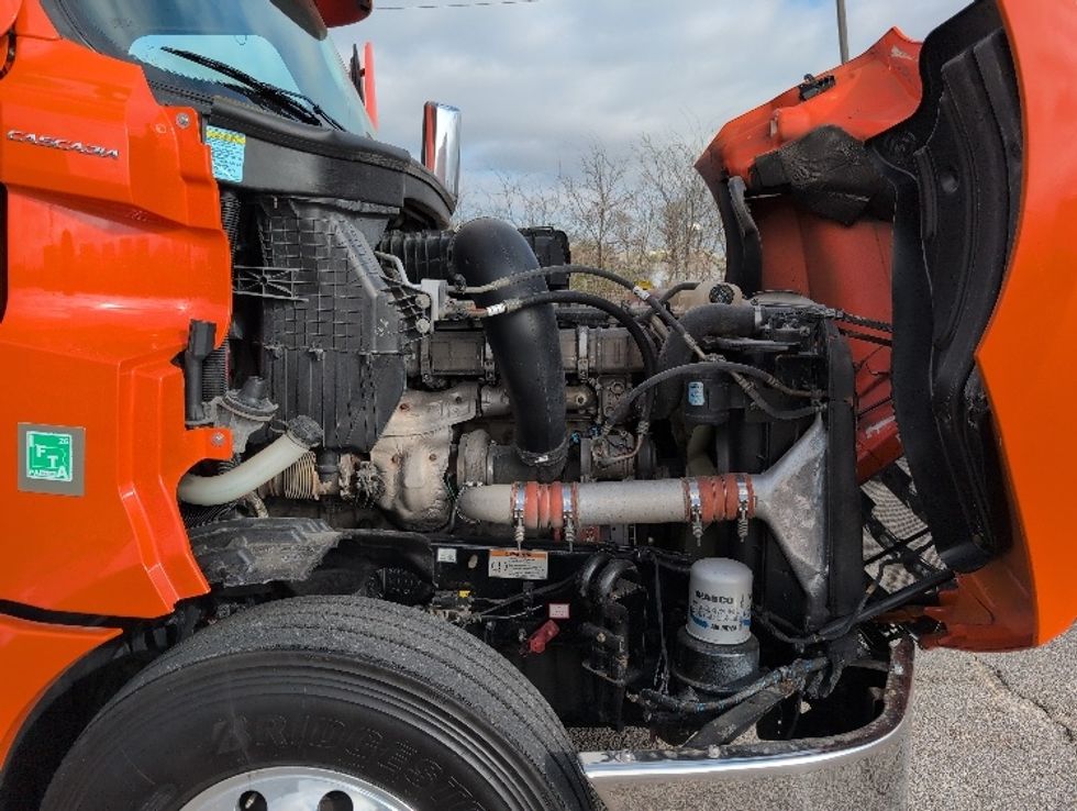 Day Cab Tractor-Heavy Duty Tractors-Freightliner-2020-T12664ST-San Antonio-TX-491,174\n\t\tmiles-$ 43,500 - Image 15