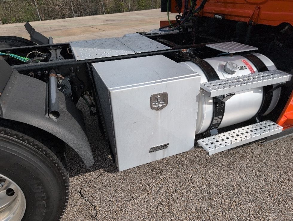 Day Cab Tractor-Heavy Duty Tractors-Freightliner-2020-T12664ST-San Antonio-TX-491,174\n\t\tmiles-$ 43,500 - Image 17