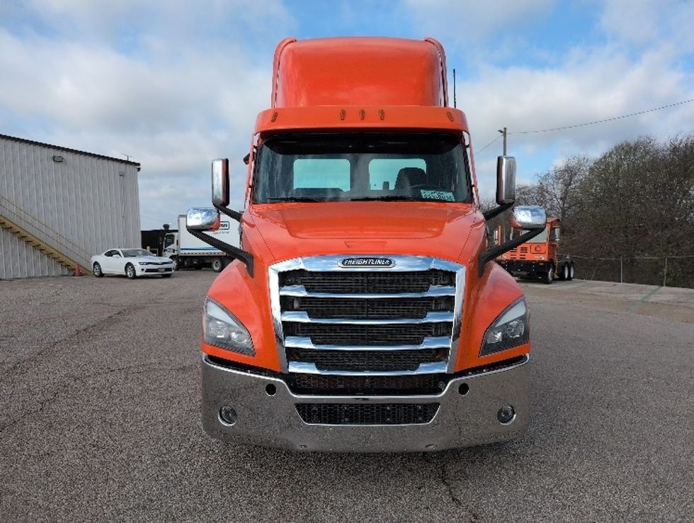Day Cab Tractor-Heavy Duty Tractors-Freightliner-2020-T12664ST-San Antonio-TX-491,174\n\t\tmiles-$ 43,500 - Image 2