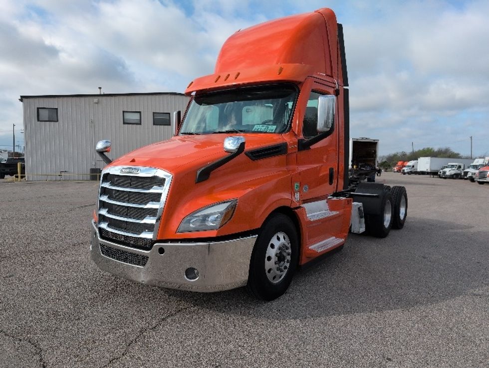 Day Cab Tractor-Heavy Duty Tractors-Freightliner-2020-T12664ST-San Antonio-TX-491,174\n\t\tmiles-$ 43,500 - Image 3