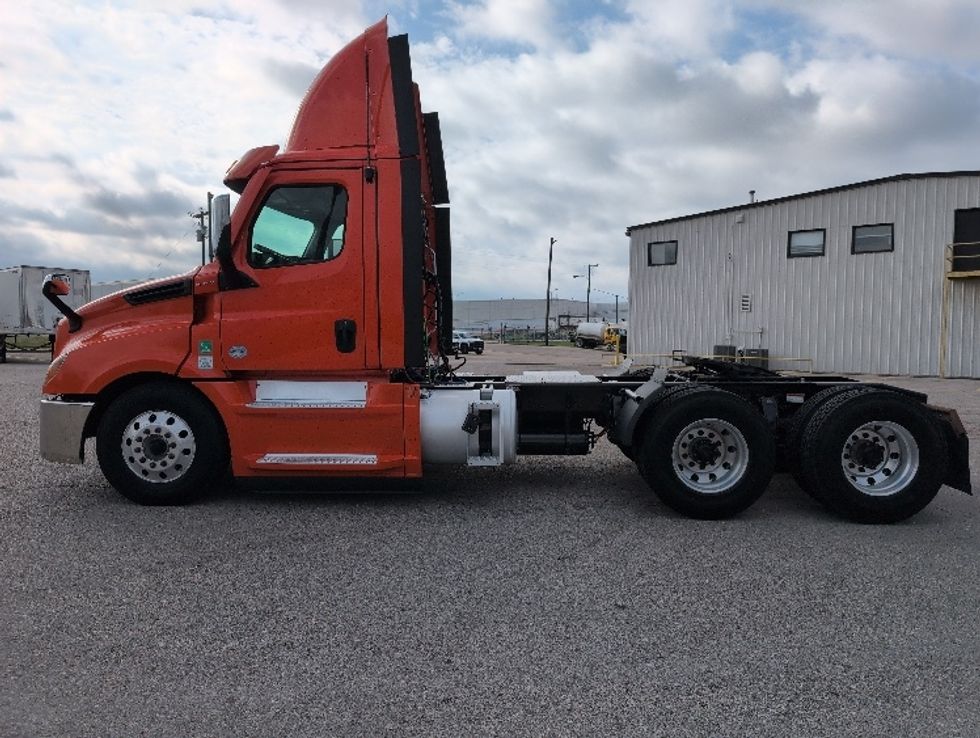 Day Cab Tractor-Heavy Duty Tractors-Freightliner-2020-T12664ST-San Antonio-TX-491,174\n\t\tmiles-$ 43,500 - Image 4