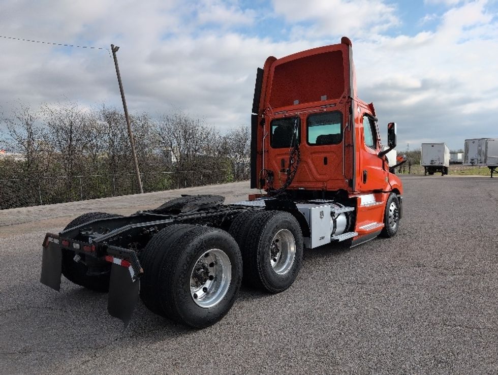 Day Cab Tractor-Heavy Duty Tractors-Freightliner-2020-T12664ST-San Antonio-TX-491,174\n\t\tmiles-$ 43,500 - Image 7