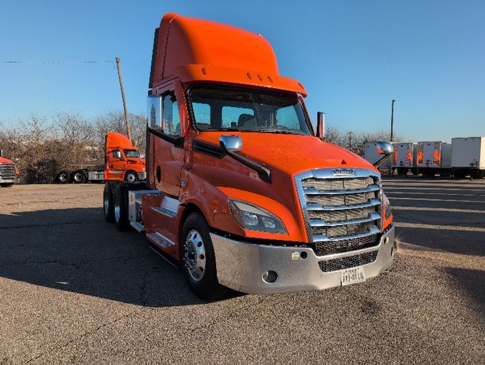 Day Cab Tractor-Heavy Duty Tractors-Freightliner-2020-T12664ST-San Antonio-TX-493,387\n\t\tmiles-$ 43,250 - Image 1