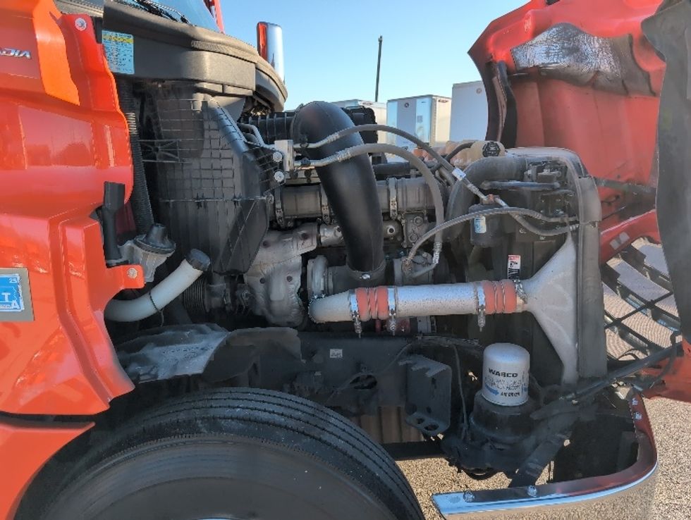 Day Cab Tractor-Heavy Duty Tractors-Freightliner-2020-T12664ST-San Antonio-TX-493,387\n\t\tmiles-$ 43,250 - Image 15