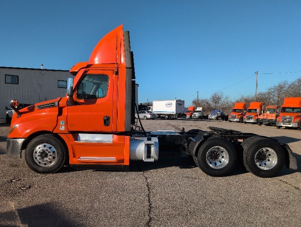 Day Cab Tractor-Heavy Duty Tractors-Freightliner-2020-T12664ST-San Antonio-TX-493,387\n\t\tmiles-$ 43,250 - Image 4