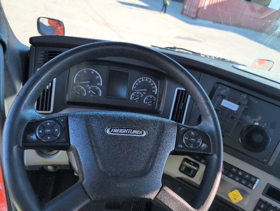 Day Cab Tractor-Heavy Duty Tractors-Freightliner-2020-T12664ST-San Antonio-TX-502,340\n\t\tmiles-$ 42,250 - Image 11