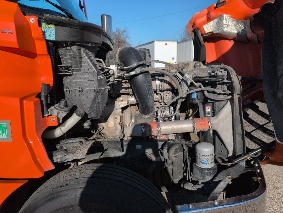 Day Cab Tractor-Heavy Duty Tractors-Freightliner-2020-T12664ST-San Antonio-TX-502,340\n\t\tmiles-$ 42,250 - Image 15