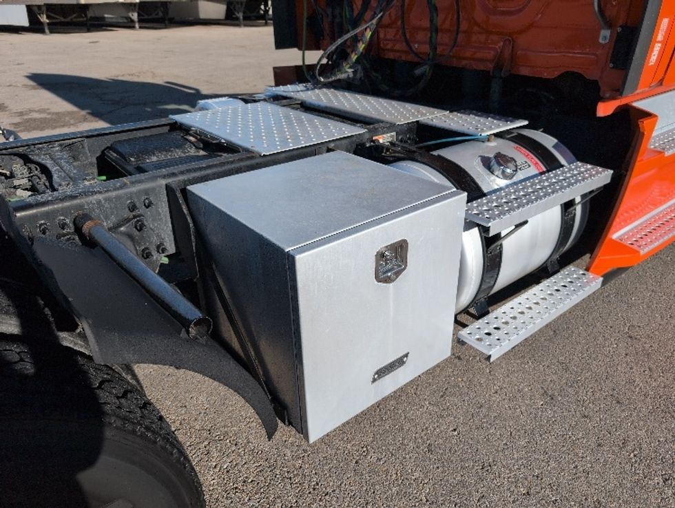 Day Cab Tractor-Heavy Duty Tractors-Freightliner-2020-T12664ST-San Antonio-TX-502,340\n\t\tmiles-$ 42,250 - Image 17