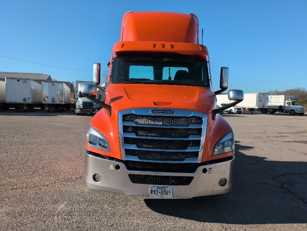 Day Cab Tractor-Heavy Duty Tractors-Freightliner-2020-T12664ST-San Antonio-TX-502,340\n\t\tmiles-$ 42,250 - Image 2