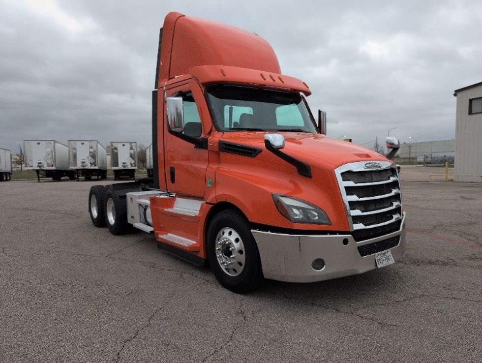 Day Cab Tractor-Heavy Duty Tractors-Freightliner-2020-T12664ST-San Antonio-TX-504,042\n\t\tmiles-$ 42,000 - Image 1