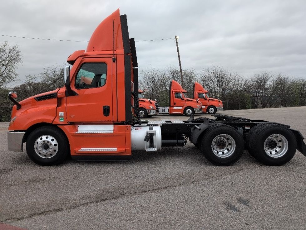 Day Cab Tractor-Heavy Duty Tractors-Freightliner-2020-T12664ST-San Antonio-TX-504,042\n\t\tmiles-$ 42,000 - Image 4