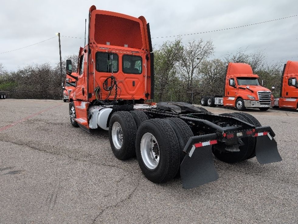Day Cab Tractor-Heavy Duty Tractors-Freightliner-2020-T12664ST-San Antonio-TX-504,042\n\t\tmiles-$ 42,000 - Image 5